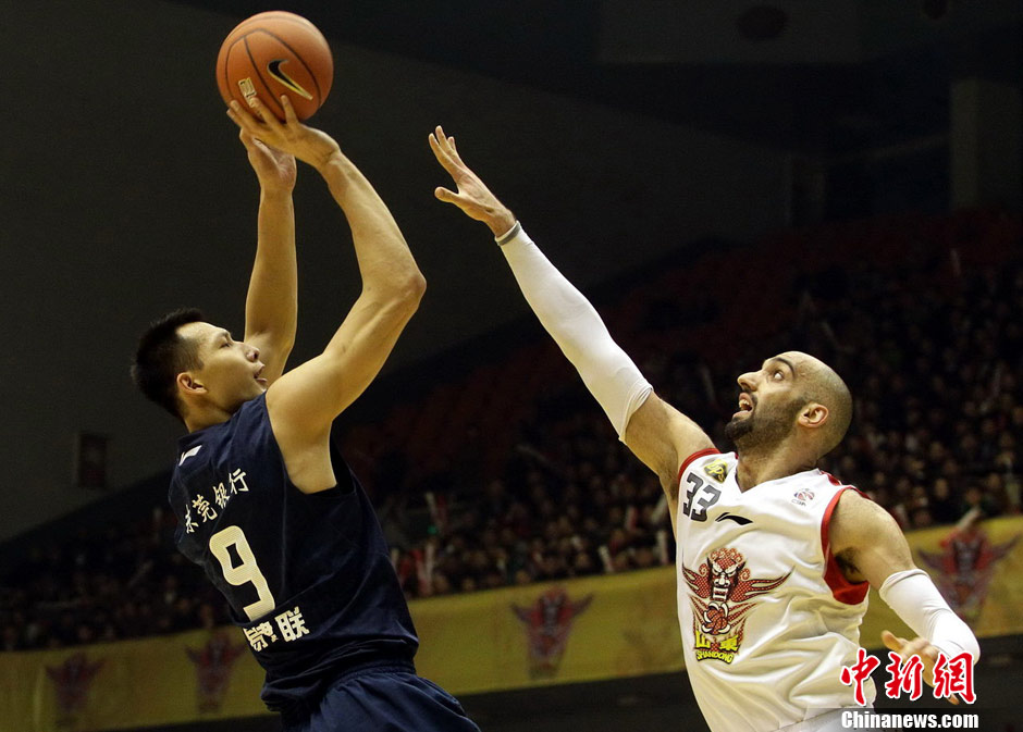 英超比赛中 英超比赛中