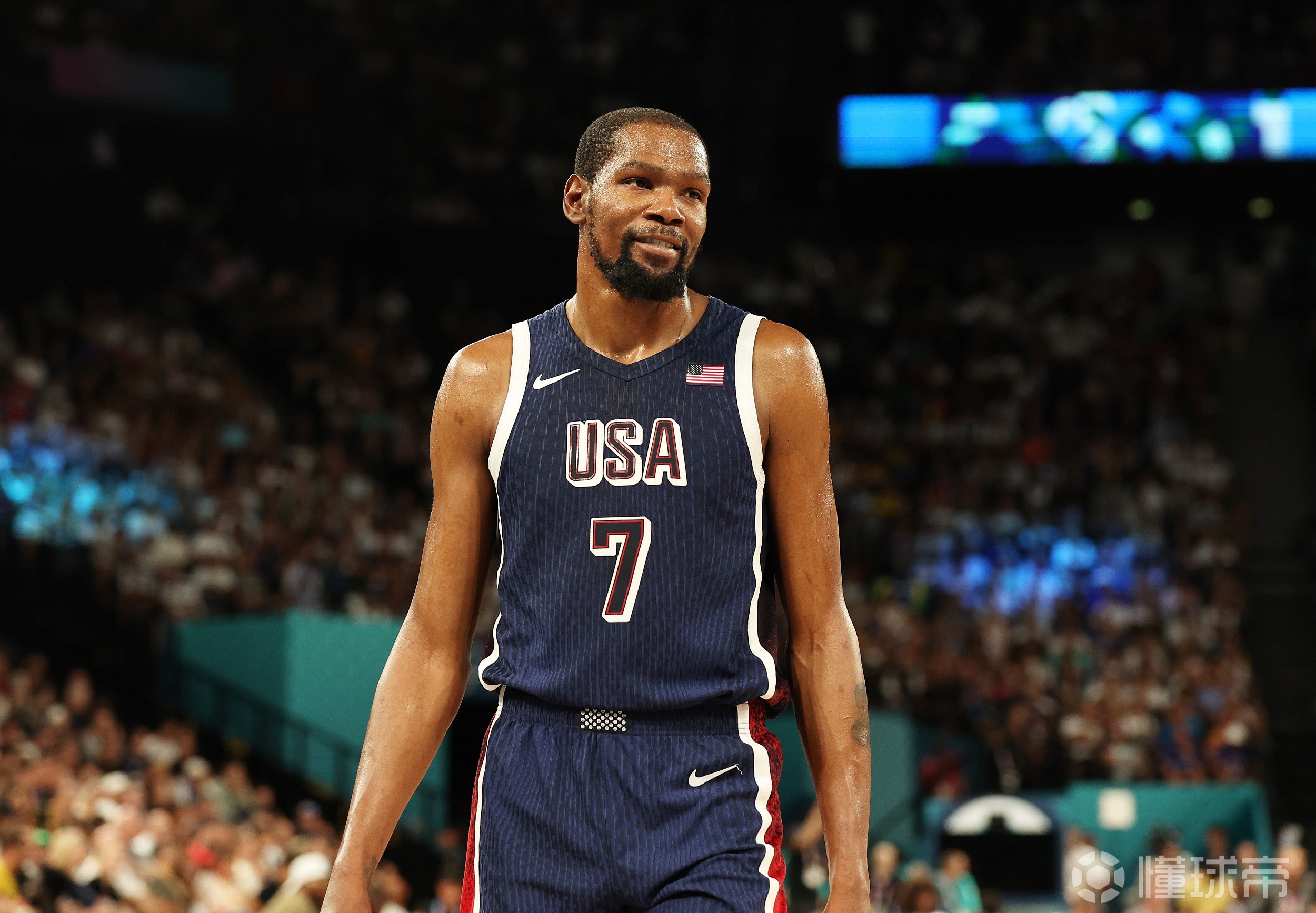 根據協議 根據協議